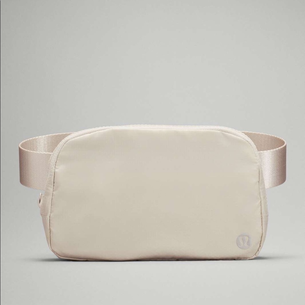 Lulu lemon belt bag